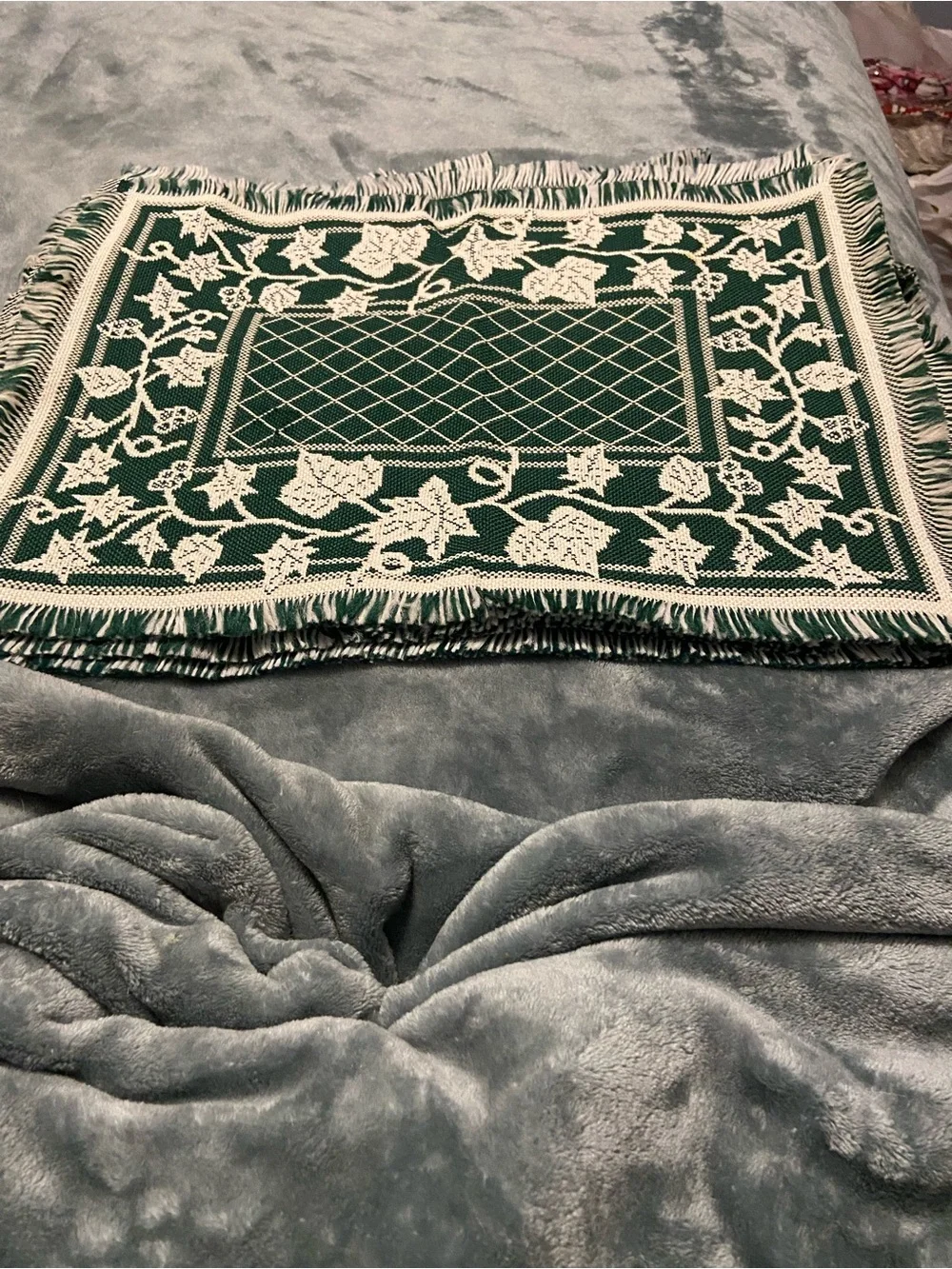 Green & Cream Vine Jacquard Table Linen